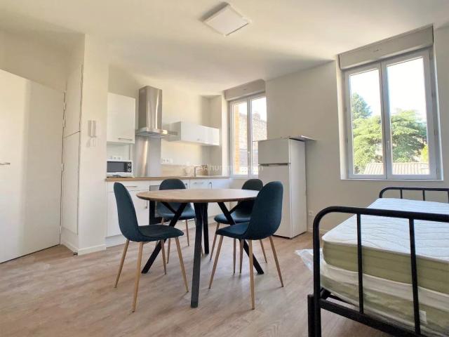 Louer appartement de 1 pièce 26 m² 615 € à Albi 81000: une annonce Arthurimmo.com