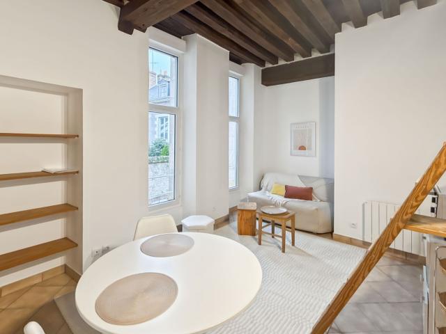 Location appartement, 21.59 m² T 1 à Orléans, 554 €