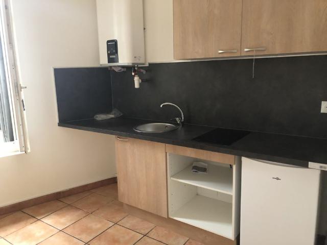 Location appartement 21.94 m², Nimes 30900 Gard