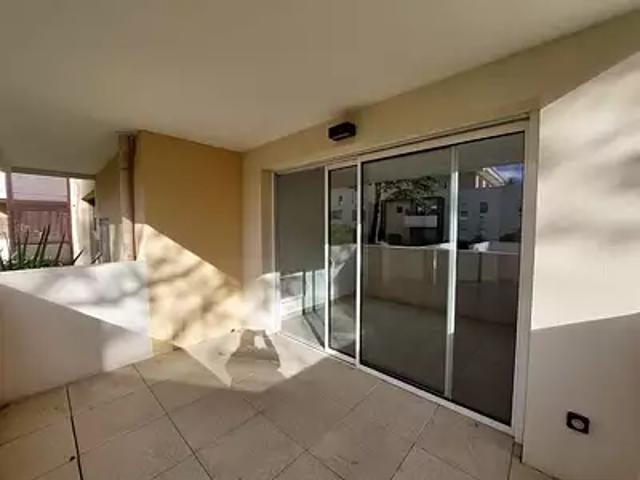 location appartement, 27.7 m² terrasse parking