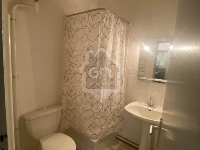 Location appartement 26.9 m², Nimes 30900 Gard