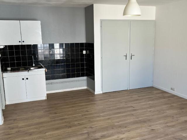 Location appartement 2 pièces, 43.52m², La Roche sur Yon