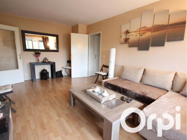 Location Appartement 2 pièces 43.78 m2 Elancourt