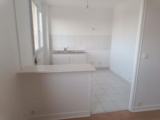 Location appartement 2 pièces, 43.02m², Alfortville