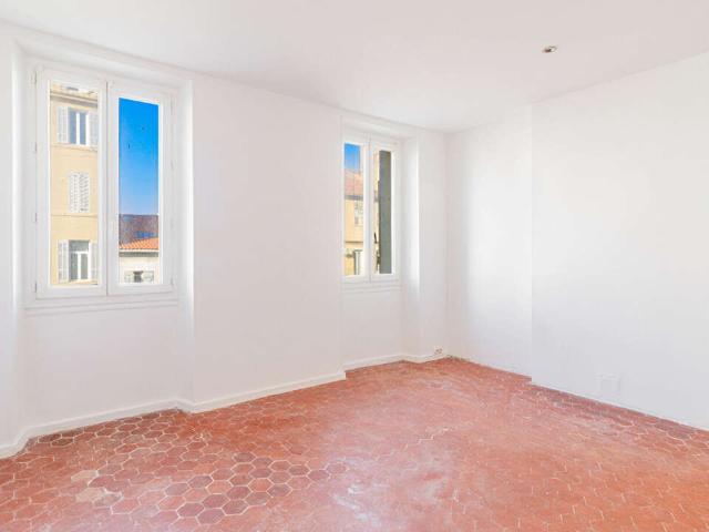 Location appartement 2 pièces 43 m² Marseille 6 13006