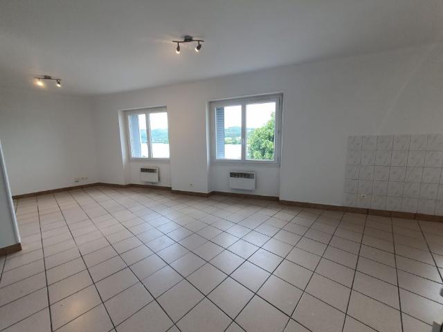 Location Appartement 2 pièces 43m² CONDRIEU 69420