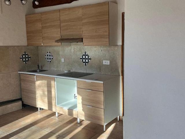 Location Appartement 2 pièces 43m² CORRENS 83570