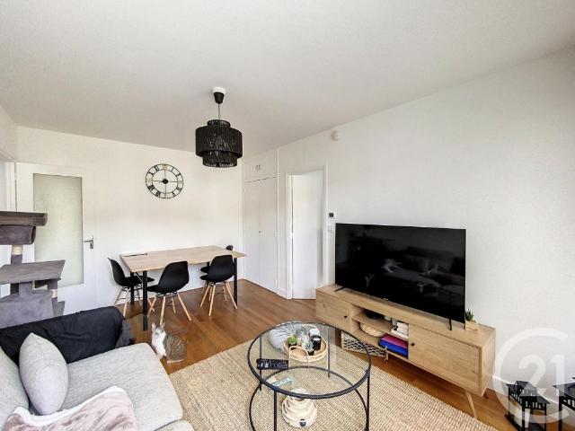 Location Appartement 2 pièces 43m² CHAMALIERES 63400