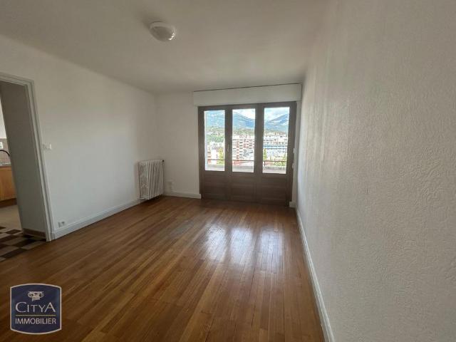 Location Appartement 2 pièces 43m² CHAMBERY 73000