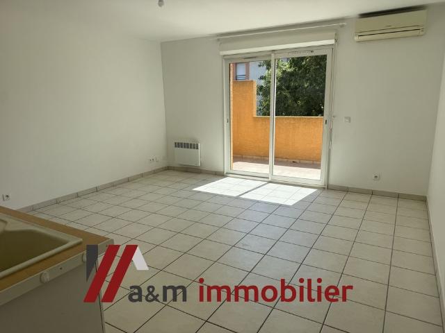 Location Appartement 2 pièces 43m² CHATEAUNEUF LES MARTIGUES 13220