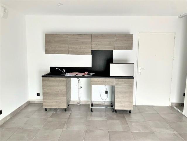 Location Appartement 2 pièces 43m² AVIGNON 84140