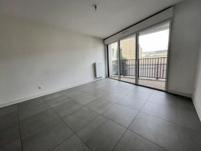 Location Appartement 2 pièces 43m² BORDEAUX 33000