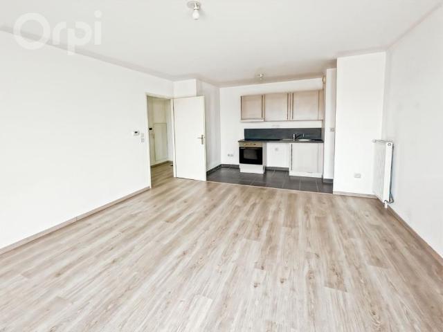Location Appartement 2 pièces 43m² LA CHAPELLE EN SERVAL 60520