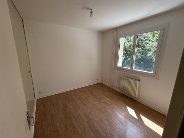 Location Appartement 2 pièces 43m² LE CREUSOT 71200
