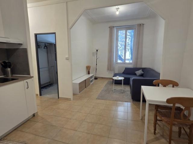 Location Appartement 2 pièces 43m² MARSEILLE 3ème