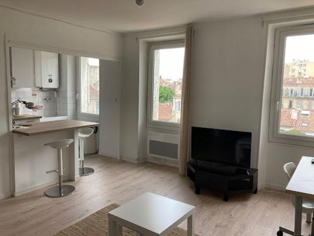 Location Appartement 2 pièces 40 m2 Marseille 5ème