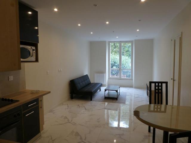 Location Appartement 2 pièces 40m² FONTAINEBLEAU 77300