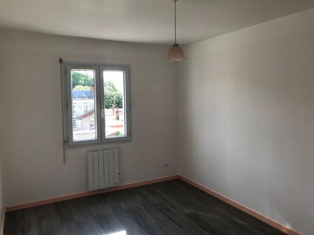 Location Appartement 2 pièces 40m² LA ROCHE SUR YON 85000