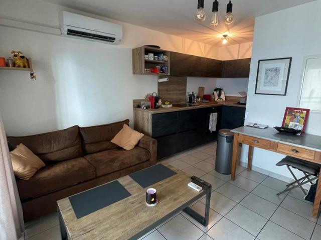 Location Appartement 2 pièces 40m² MARSEILLE 10ème