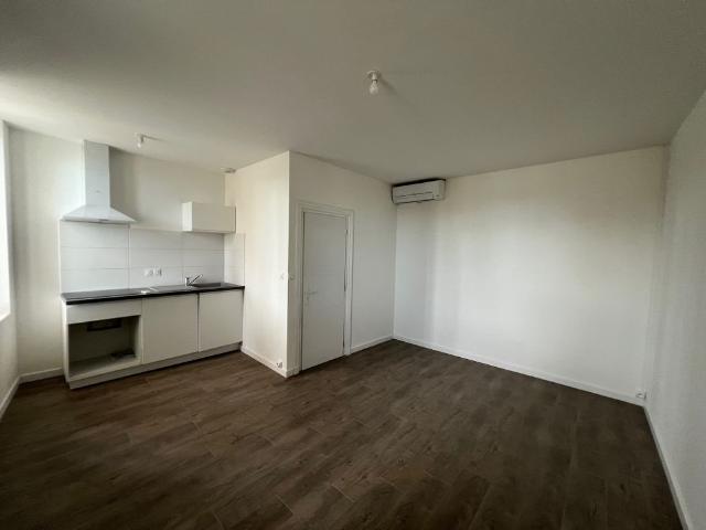 Location Appartement 2 pièces 40m² SALLELES D AUDE 11590