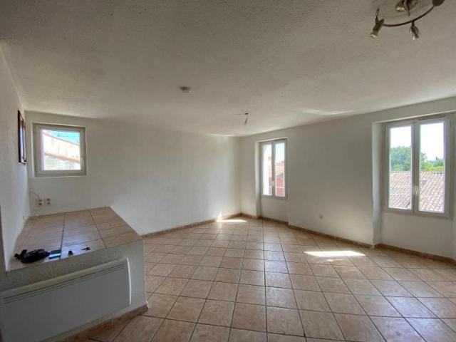 Location Appartement 2 pièces 40m² ST MAXIMIN LA STE BAUME 83470