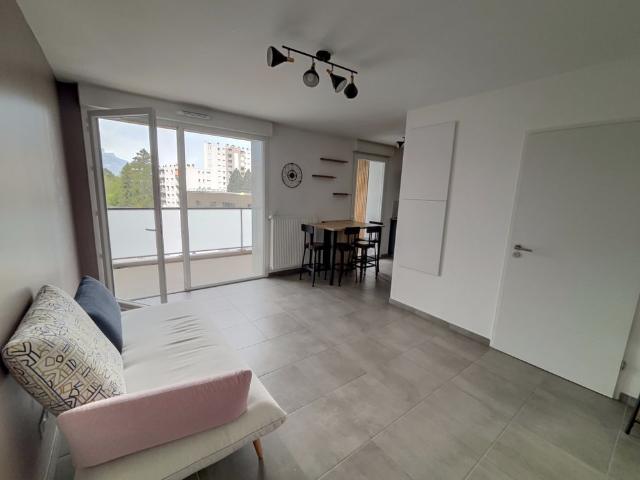 Location Appartement 2 pièces 40m² ST MARTIN D HERES 38400