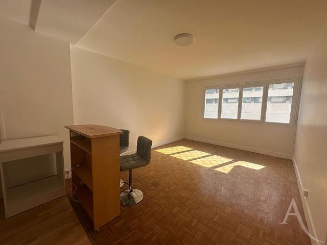 Location appartement 2 pièces, 41.58m², Mantes la Jolie