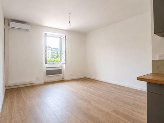 Location Appartement 2 pièces 41.63 m2 Marseille 10ème