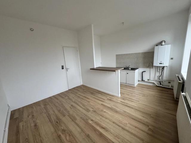 Louer appartement de 2 pièces 41 m² 460 € à Saint Quentin 02100: une annonce Arthurimmo.com