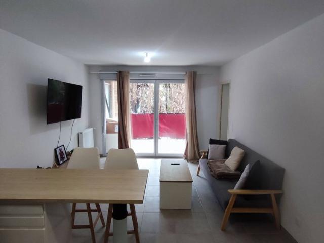 Location Appartement 2 pièces 41m² CARROS 06510