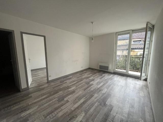 Location Appartement 2 pièces 41m² BORDEAUX 33800