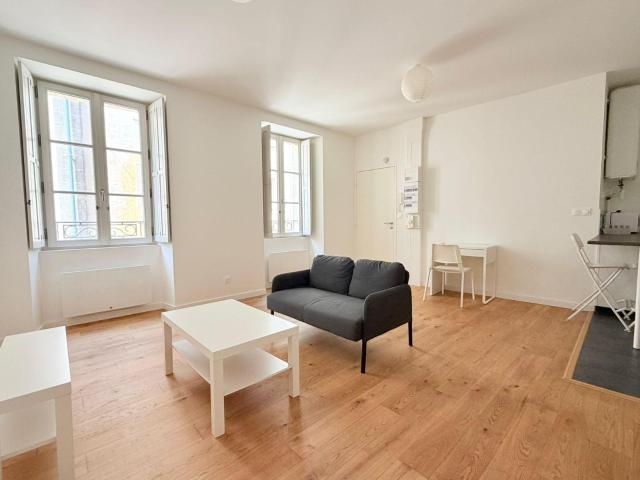 Location Appartement 2 pièces 41m² BORDEAUX 33800