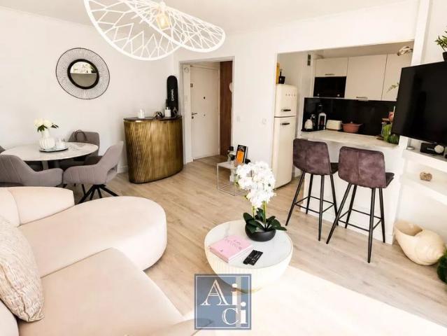 Location Appartement 2 pièces 41m² LE CANNET 06110