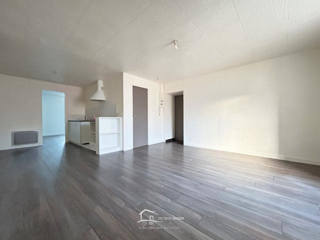 Location Appartement 2 pièces 41m² LUSIGNAN 86600