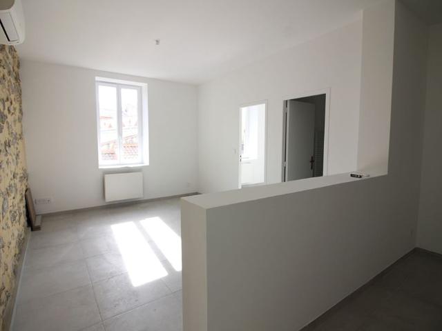 Location Appartement 2 pièces 41m² NIMES 30000