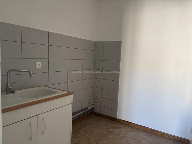 Location Appartement 2 pièces 41m² VALREAS 84600