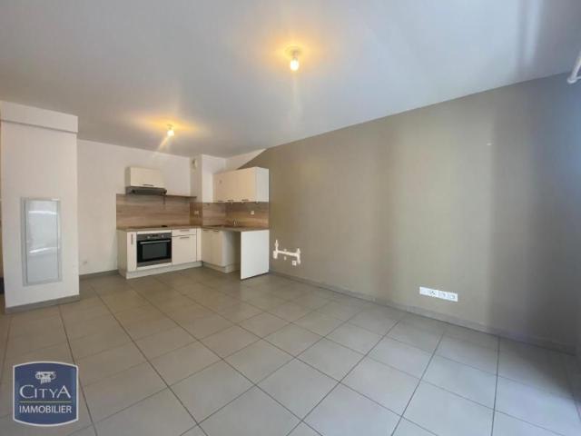 Location Appartement 2 pièces 41m² VILLENEUVE LES AVIGNON 30400