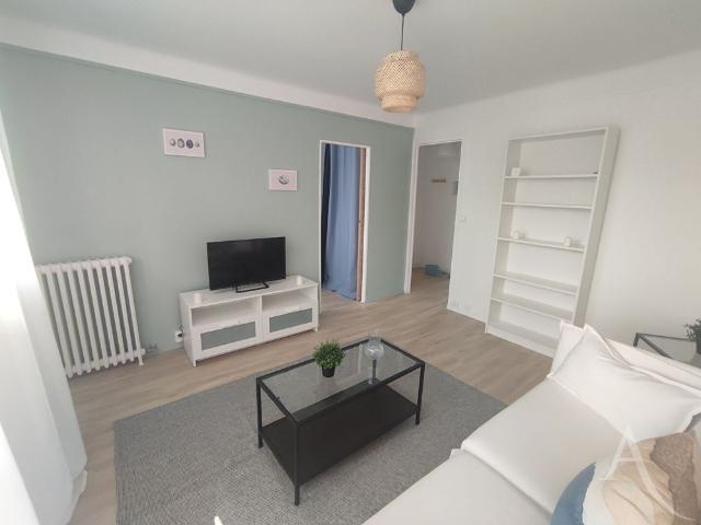 Location appartement 2 pièces, 42.48m², Châteauroux