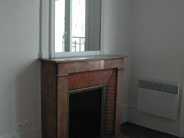 Location Appartement 2 pièces 42 m2 Paris 18ème