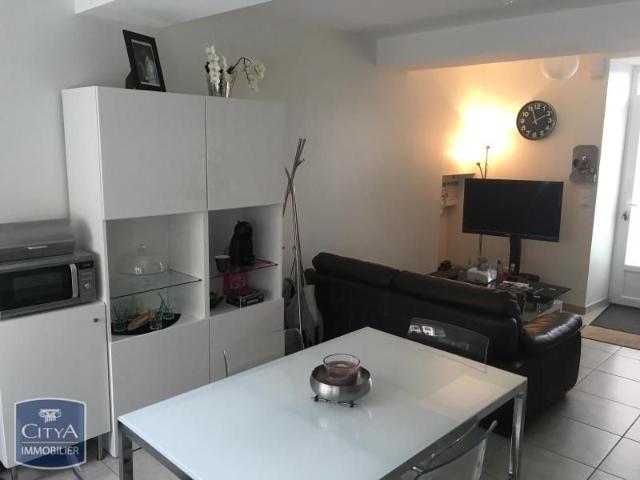 Location Appartement 2 pièces 42m² LAVAL 53000