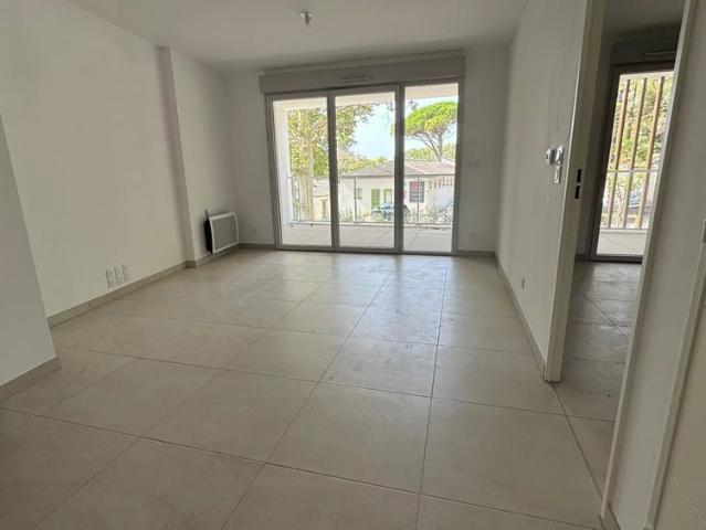 Location Appartement 2 pièces 42m² MARSEILLE 11ème