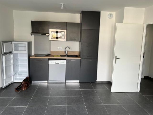 Location Appartement 2 pièces 42m² MELUN 77000