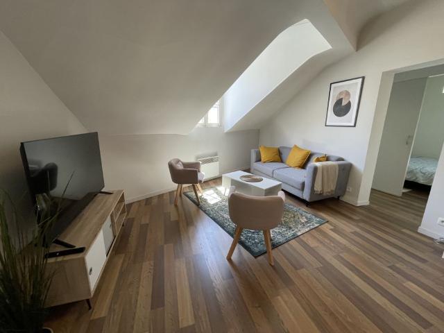 Location Appartement 2 pièces 42m² SAUMUR 49400