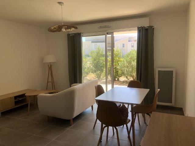 Location Appartement 2 pièces 42m² SAUVIAN 34410