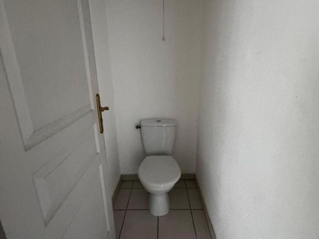Location Appartement 2 pièces 42m² ST MAXIMIN LA STE BAUME 83470