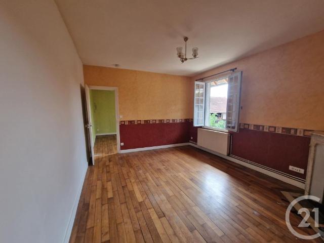 Location Appartement 2 pièces 42m² ST PIERRE LE MOUTIER 58240