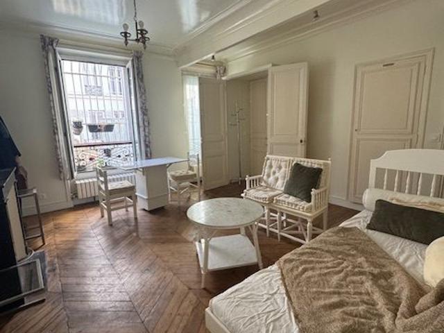 Location Appartement 2 pièces 42m² PARIS 8ème