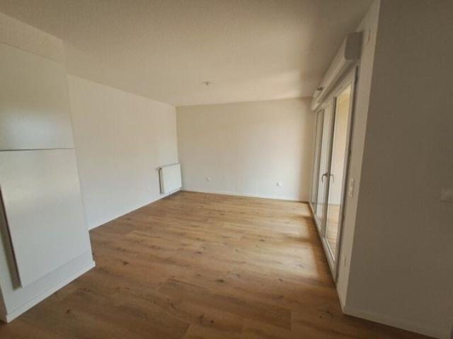 Location Appartement 2 pièces 42m² PECHBUSQUE 31320