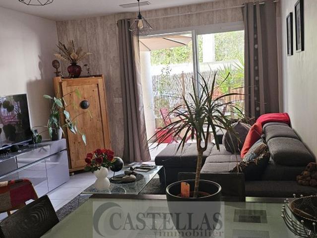 Location Appartement 2 pièces 42m² ROQUEFORT 13830