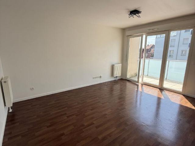 Location appartement 2 pièces, 47.00m², Halluin